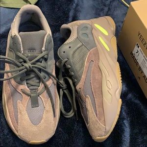 Yeezy Boost 700